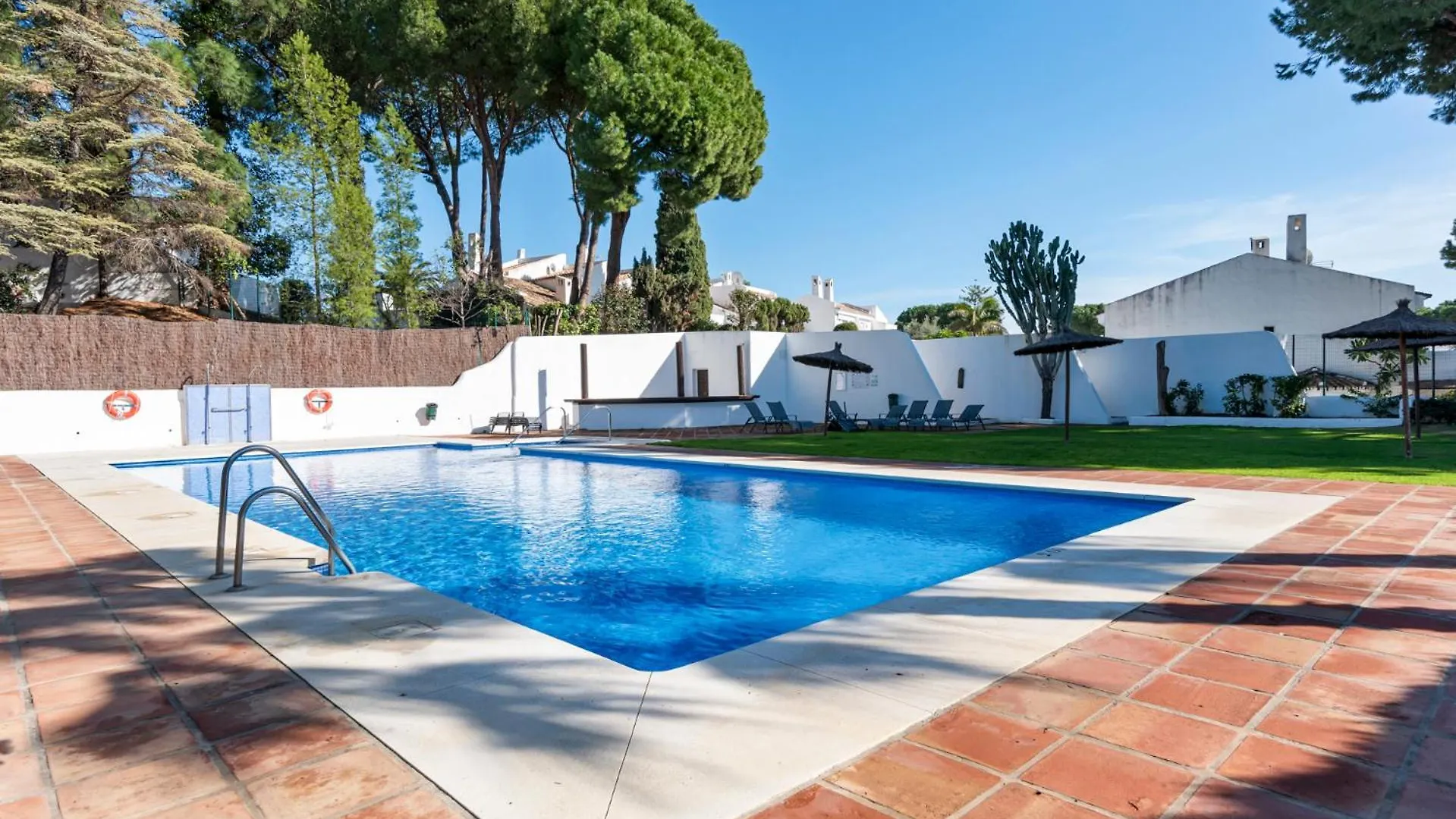 Preciosa Casa En Aloha Golf Villa Marbella