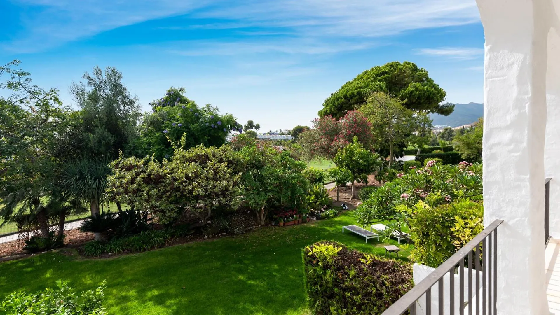 Preciosa Casa En Aloha Golf Villa Marbella