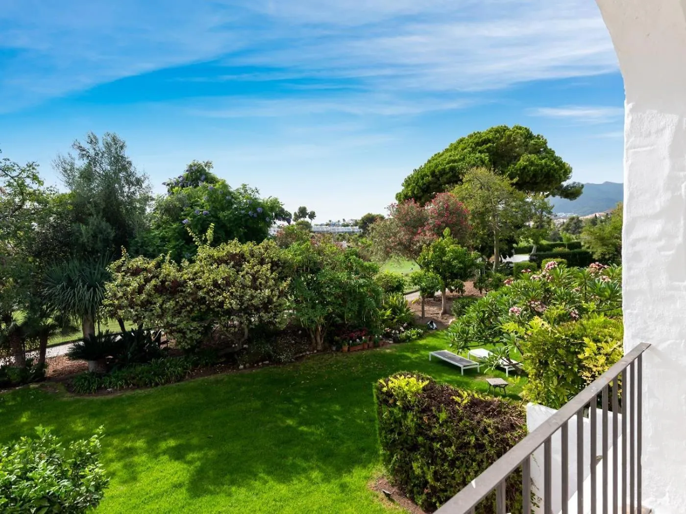 Preciosa Casa En Aloha Golf Villa Marbella