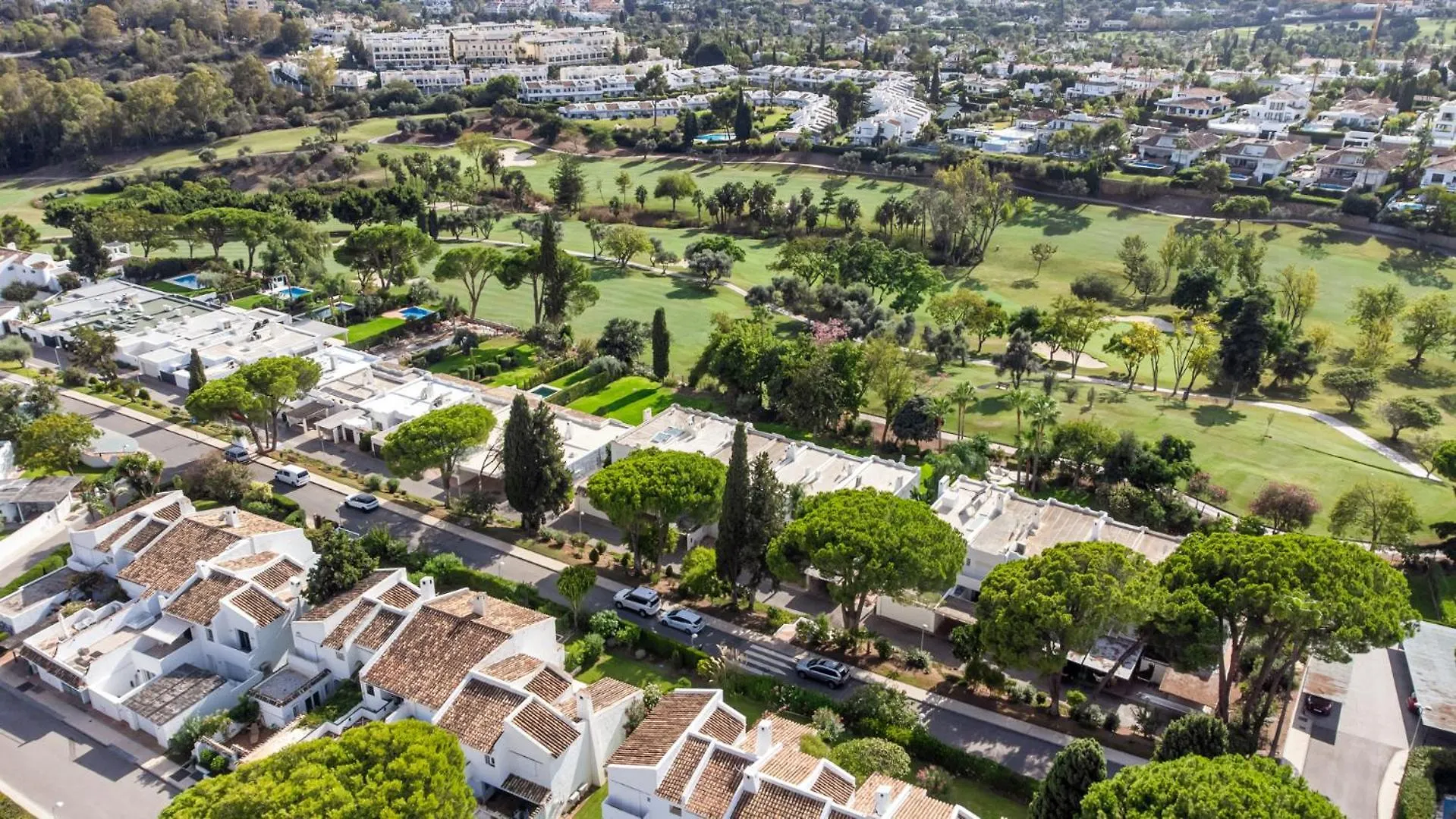 Preciosa Casa En Aloha Golf Villa Marbella